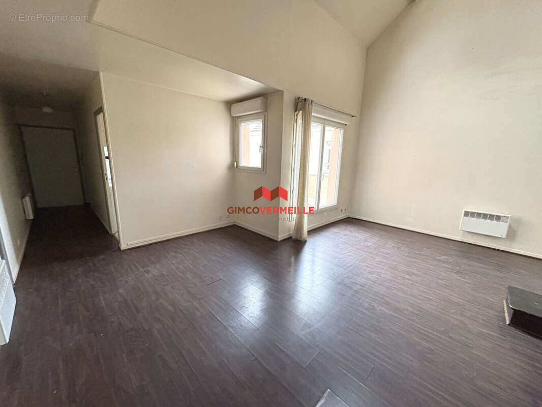 Appartement à BUC