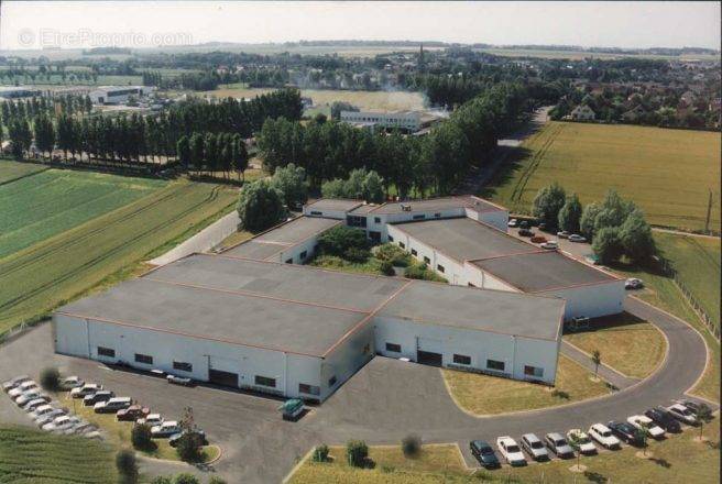 Vente local d'activité - stockage et bureau de 239 m² à 474 m² - photo 2