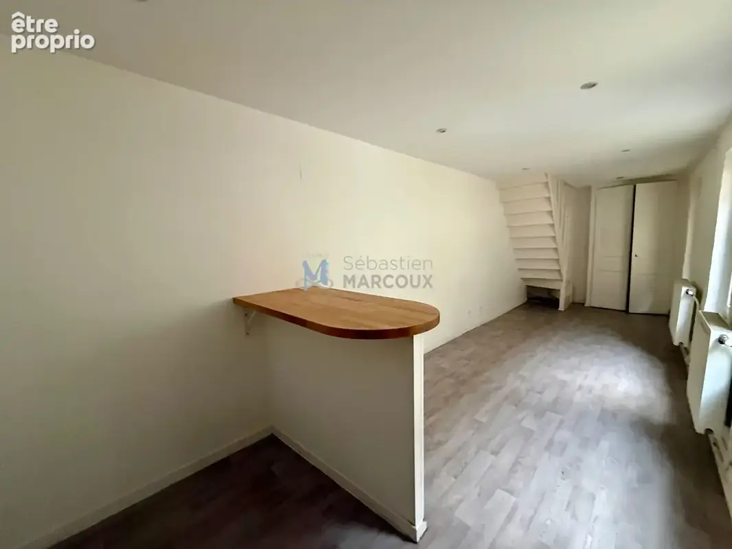 Montbrison centre ville avec cour privative - photo 3