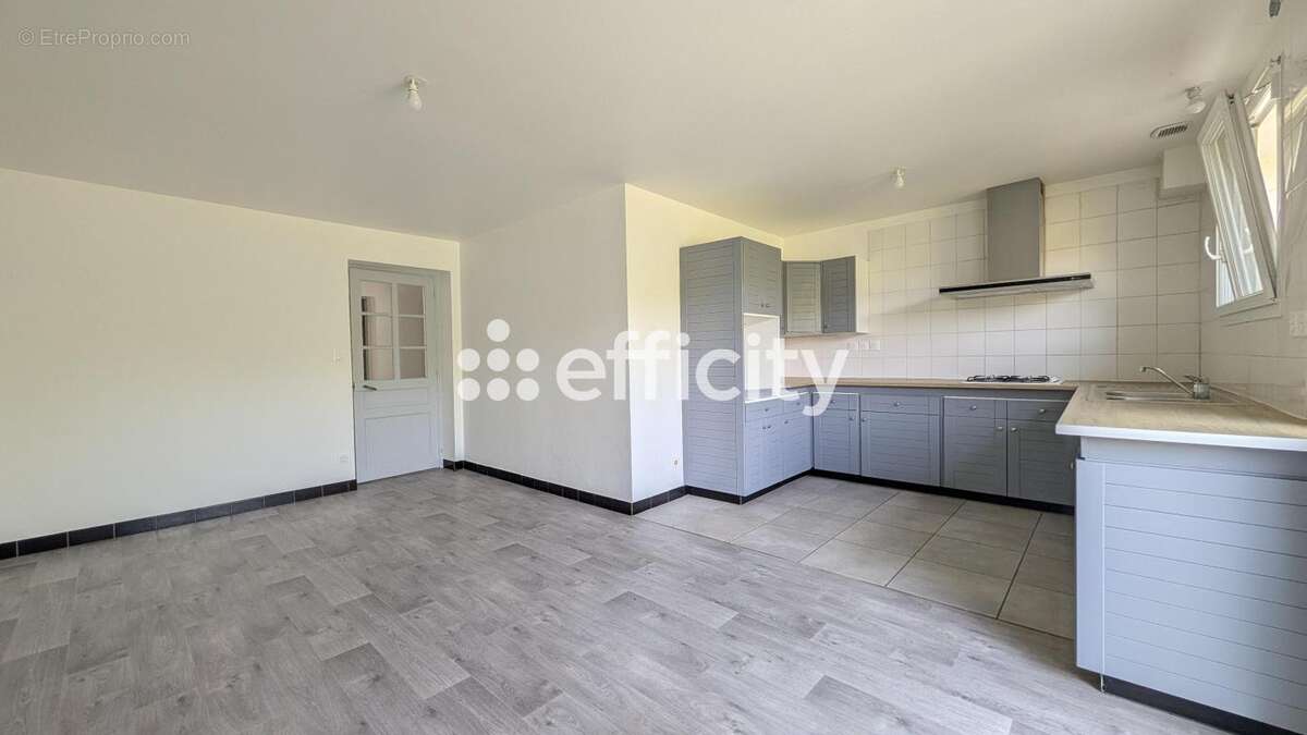 Appartement à SAINT-PIERRE-DU-MONT
