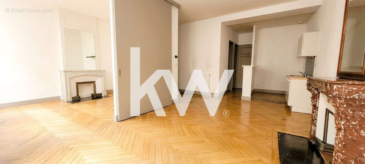 Appartement 61 m² à Saint-Etienne  - photo 2
