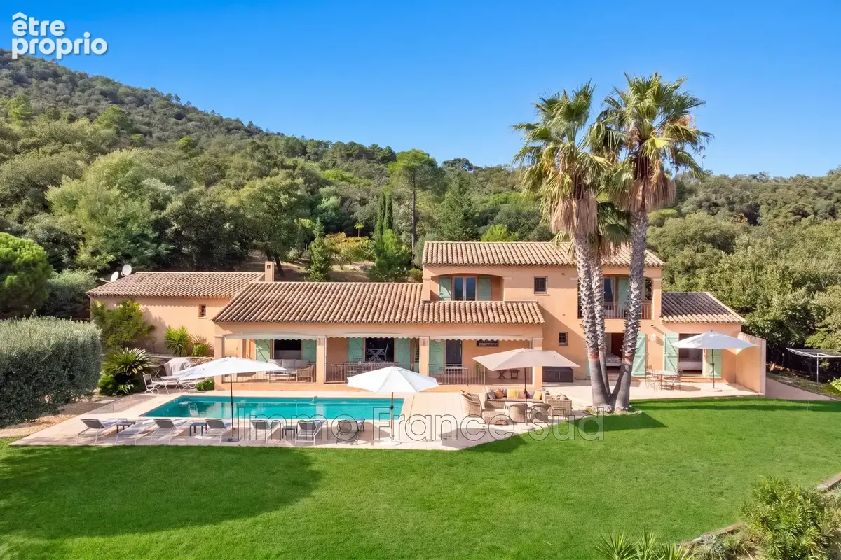 Maison à LA GARDE-FREINET