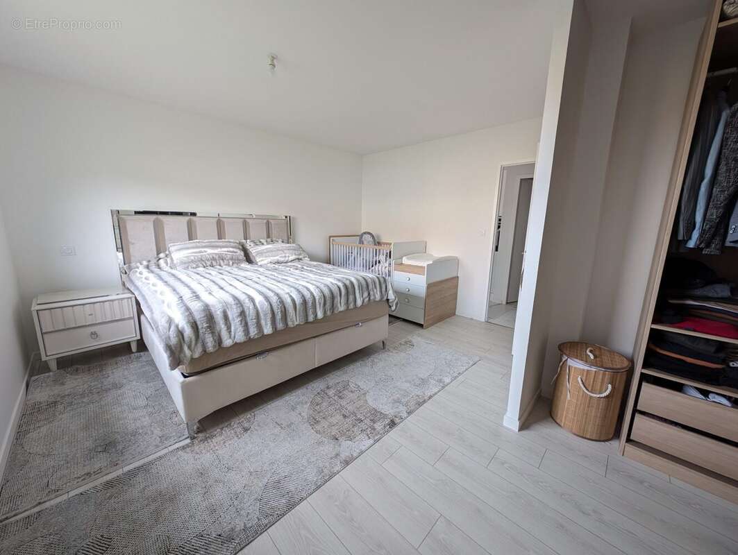 Maison à LES MARTRES-DE-VEYRE