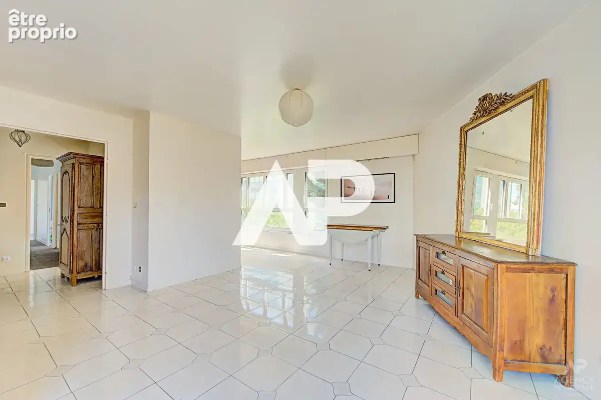 Appartement Rueil Malmaison 5 pièce(s) 90.80 m2 - photo 3