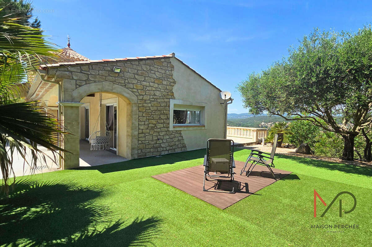 Villa Carces 7 pièce(s) 196 m2 - photo 6