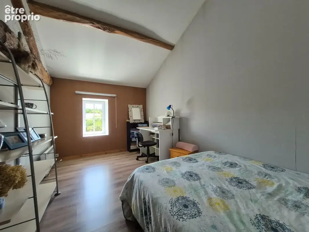 Maison avec nombreuses dépendances, studio et terrain constructible de plus de 3 000 m² - photo 6