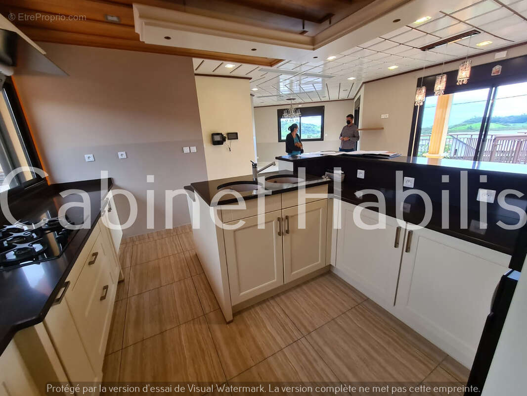 A vendre - une maison de type t6 de 120 m2 environ - plaine des cafres - 466 550 € hai - photo 4