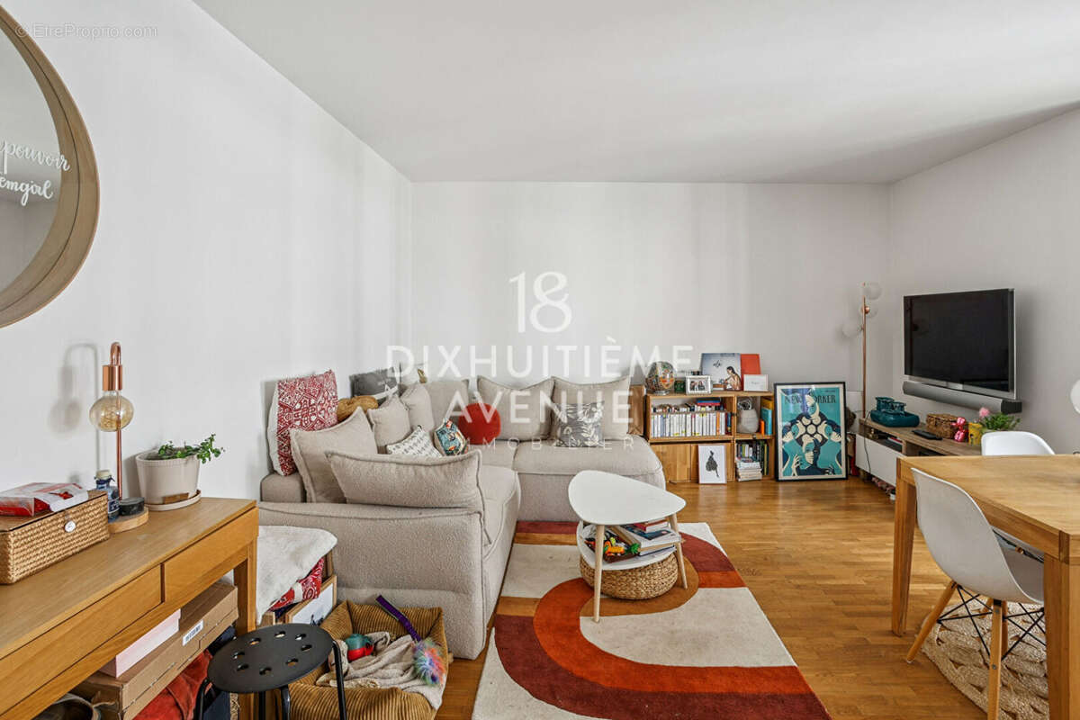 Appartement à PARIS-18E