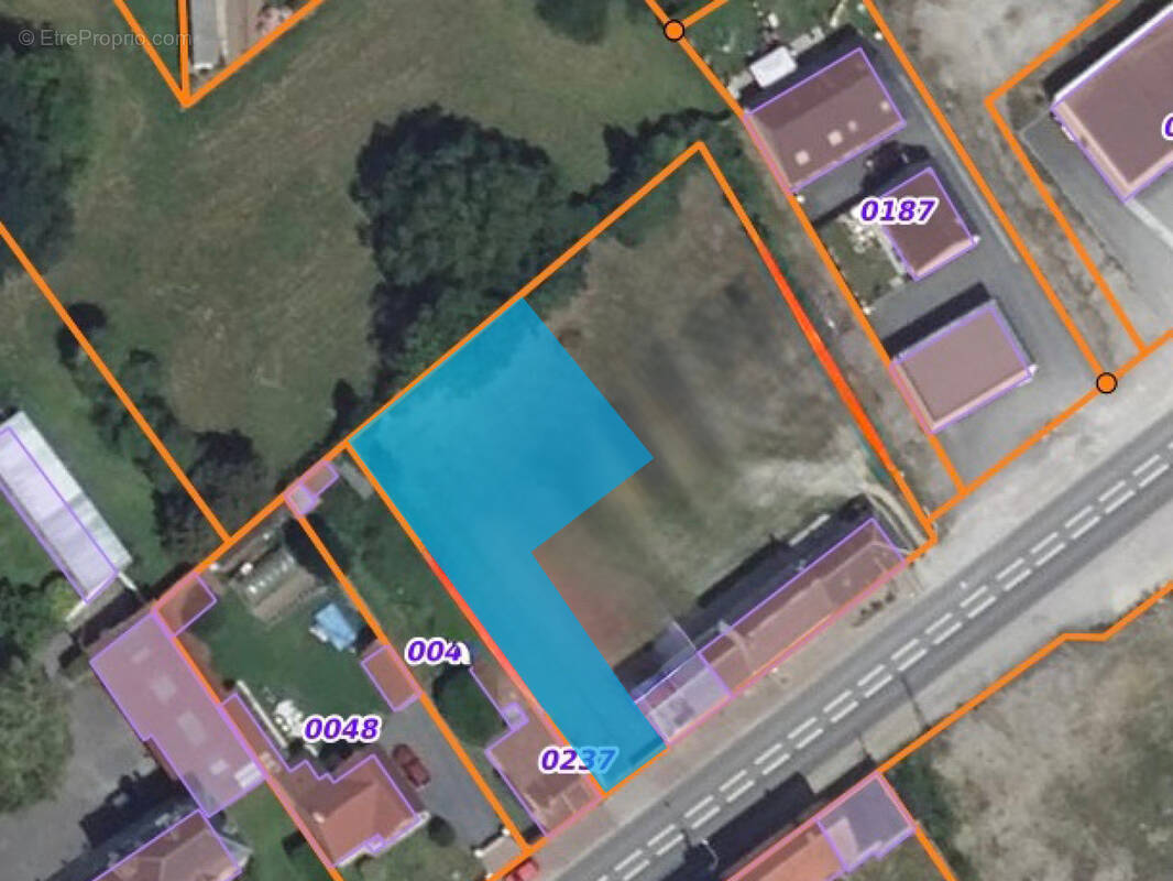 Terrain à QUEVAUVILLERS