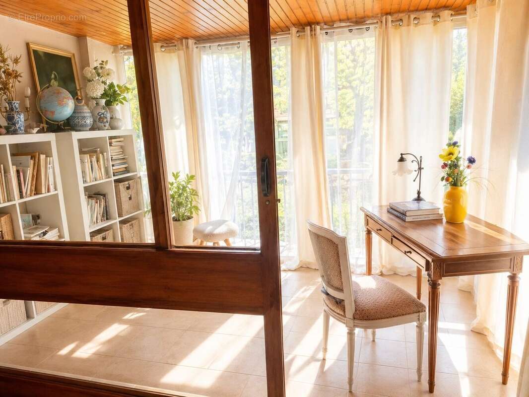 Appartement à FONTENAY-LE-FLEURY