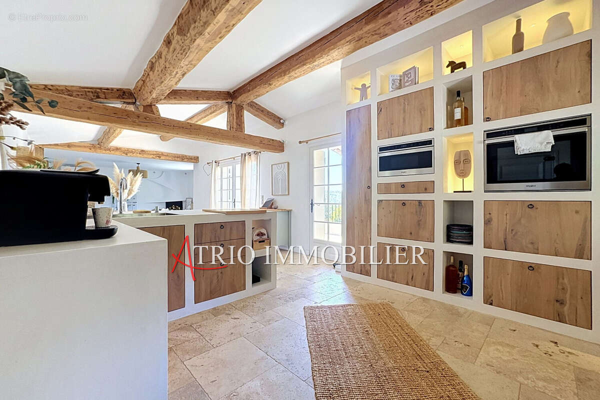 Maison 280 m² à Tourrettes-Sur-Loup  - photo 6