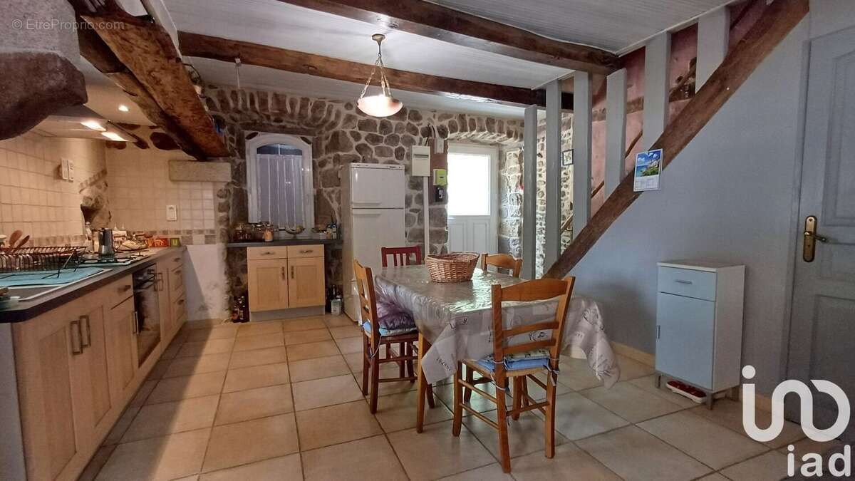 Maison 61 m² à Barnas  - photo 4