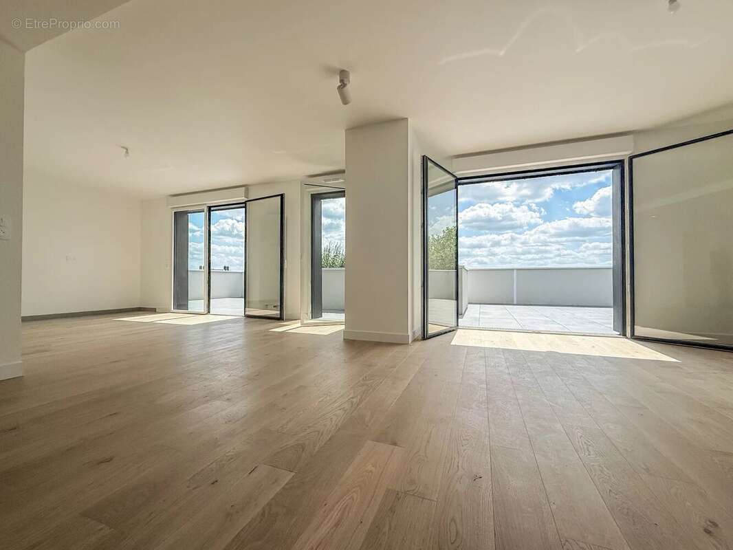 Appartement à MONT-SAINT-AIGNAN