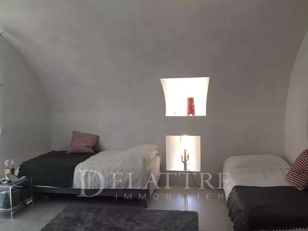 Appartement à ROQUEFORT-LES-PINS