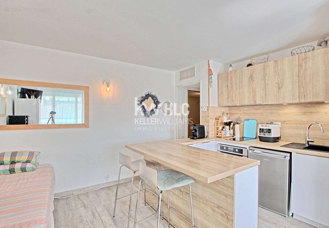 Appartement à VALLAURIS