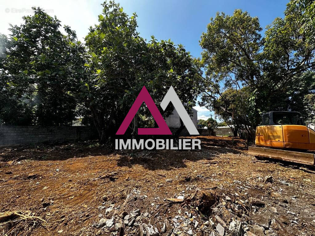 Terrain à SAINT-PIERRE