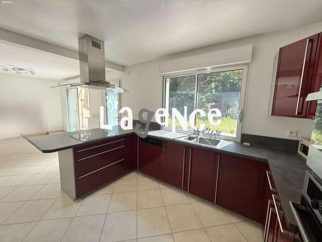 Maison à CLAYE-SOUILLY