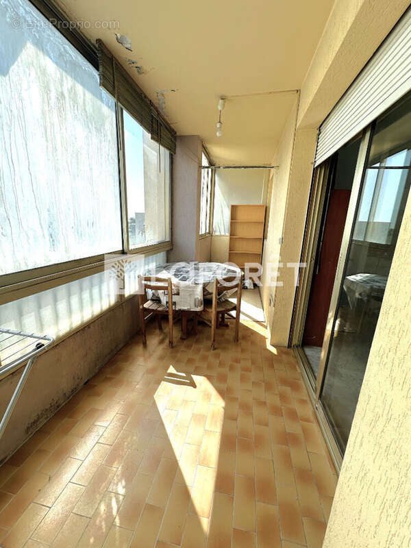 Appartement à SAINT-LAURENT-DU-VAR