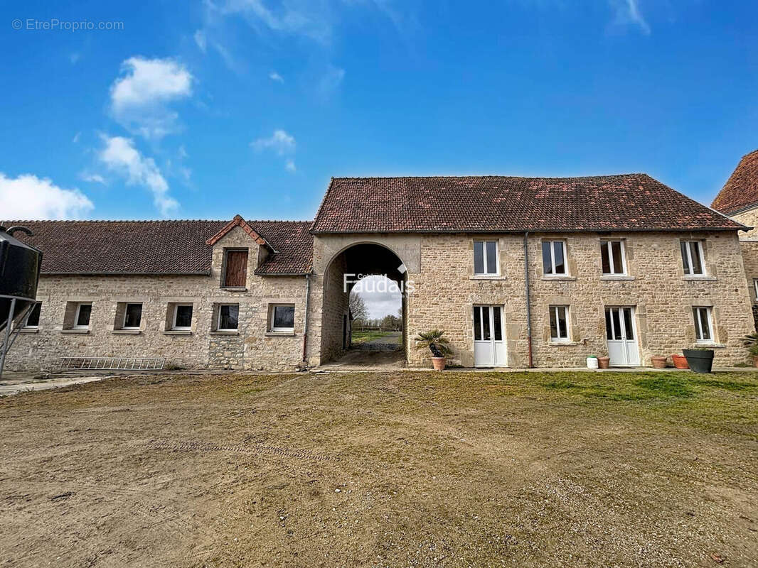 Maison 2506 m² à Picauville  - photo 2