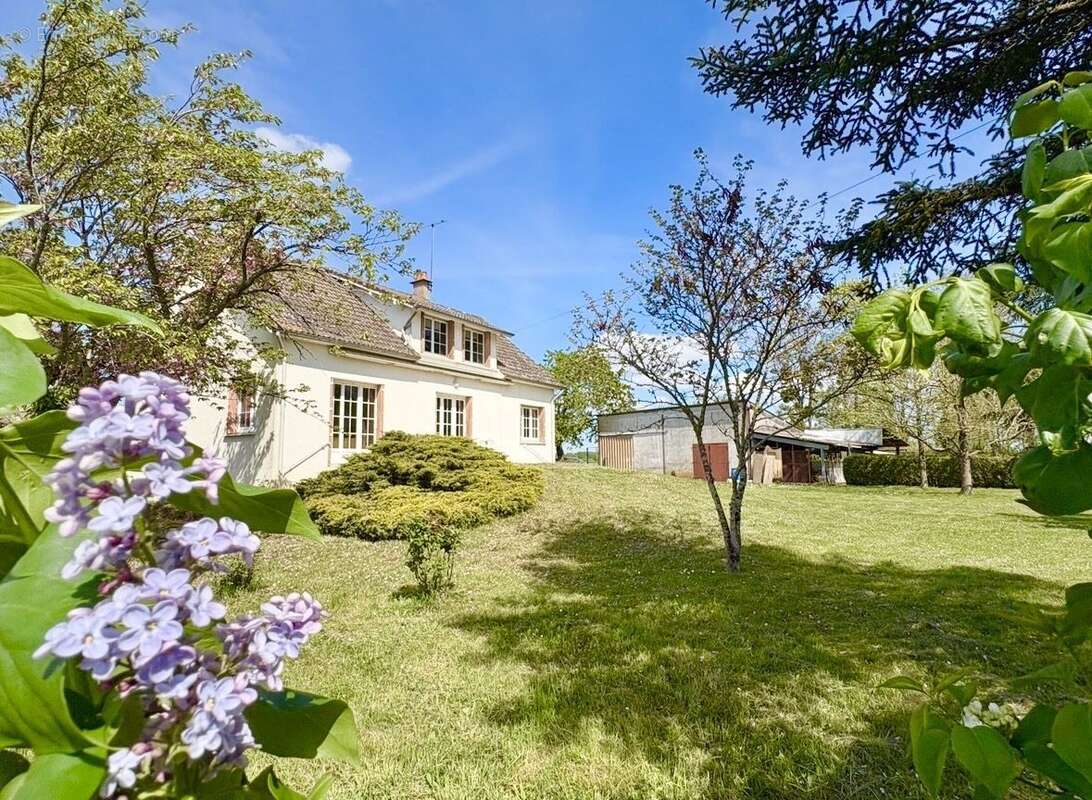 Maison à OUVROUER-LES-CHAMPS