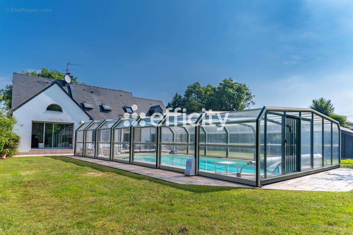 Maison à SAINT-ETIENNE-DE-MONTLUC