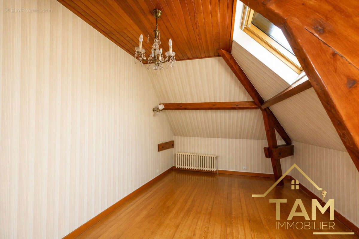 Maison 101 m² à Saint-Cyr-L'ecole  - photo 8