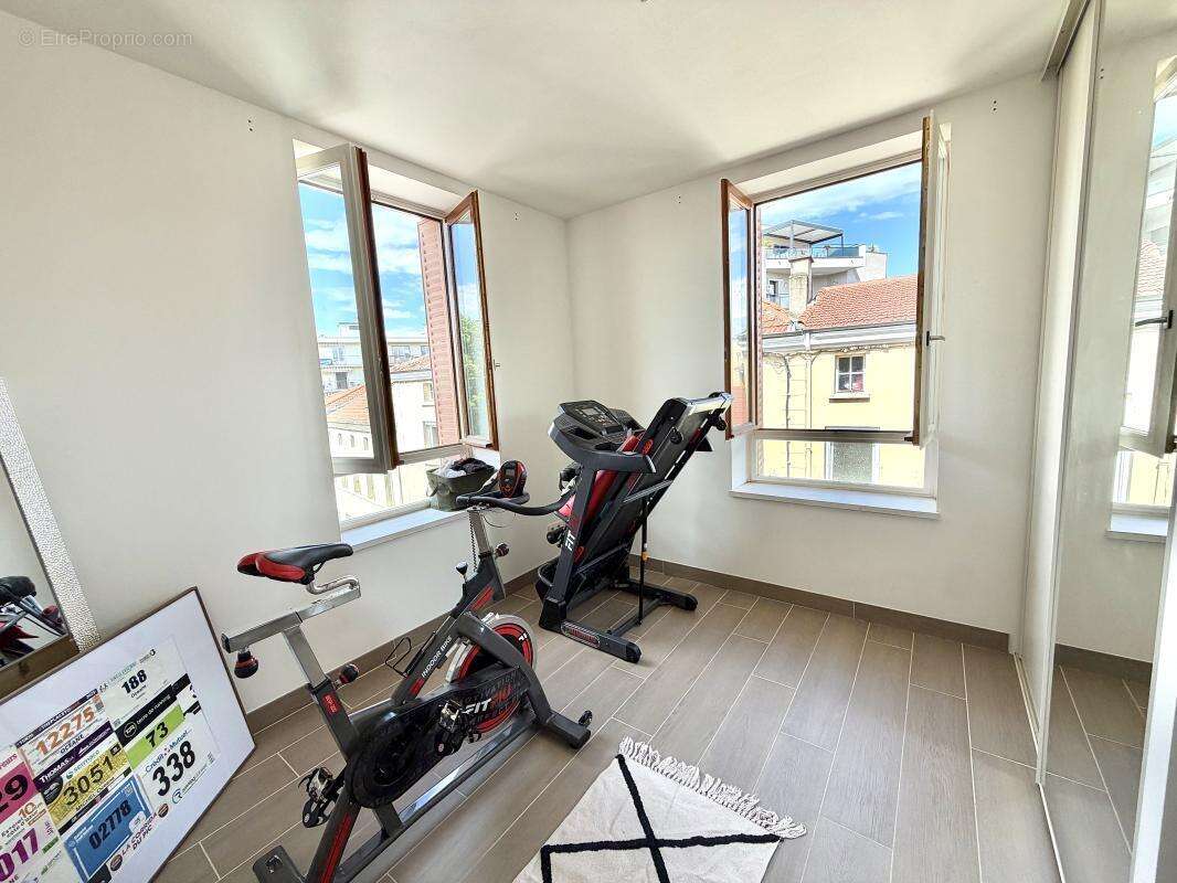 Appartement à MONTROND-LES-BAINS