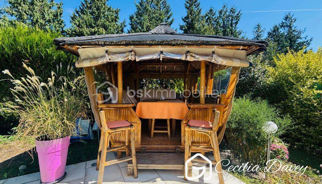 *** Véritable havre de paix pour cette magnifique Maison de caractère avec son beau jardin arboré et sa piscine sans aucun vis-à - photo 3