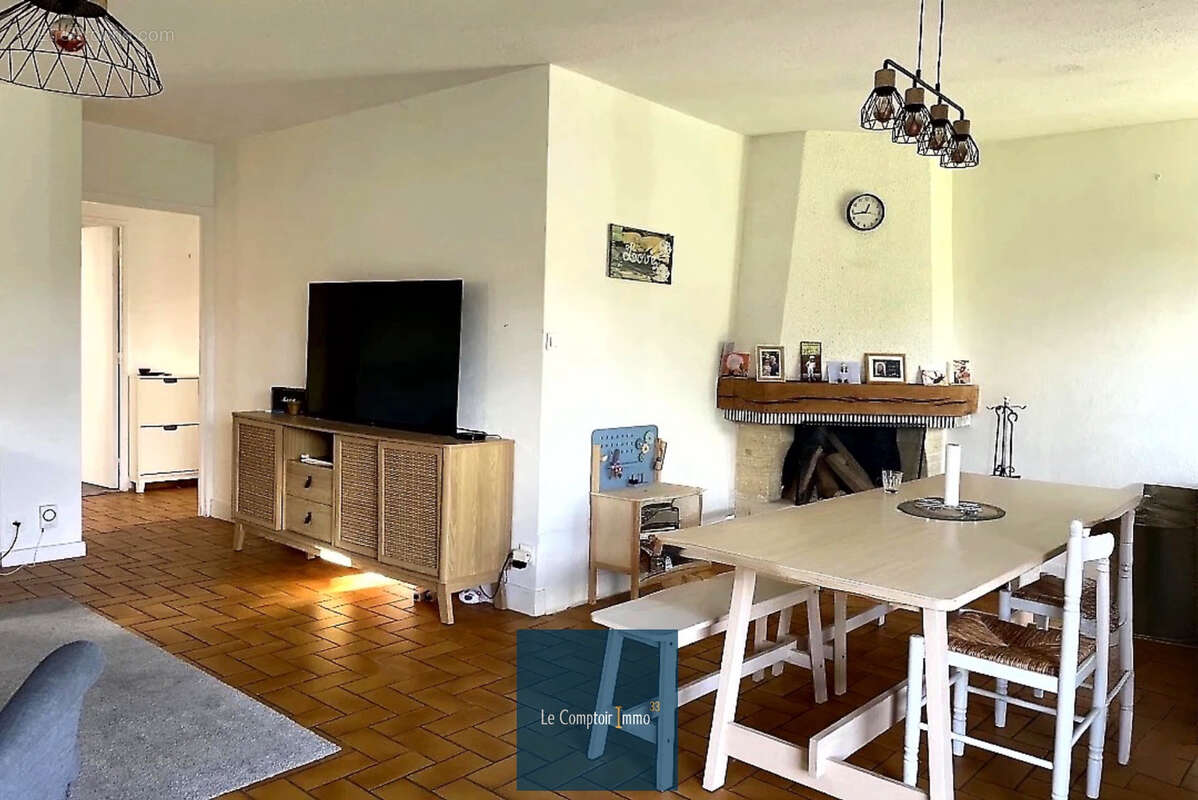 Maison à AMBARES-ET-LAGRAVE