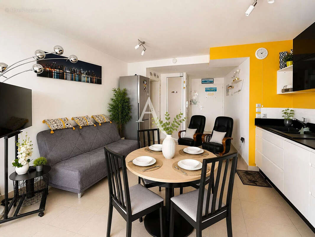 Cannes centre-ville - Appartement 3 pièces 45 m² - Garage - photo 2