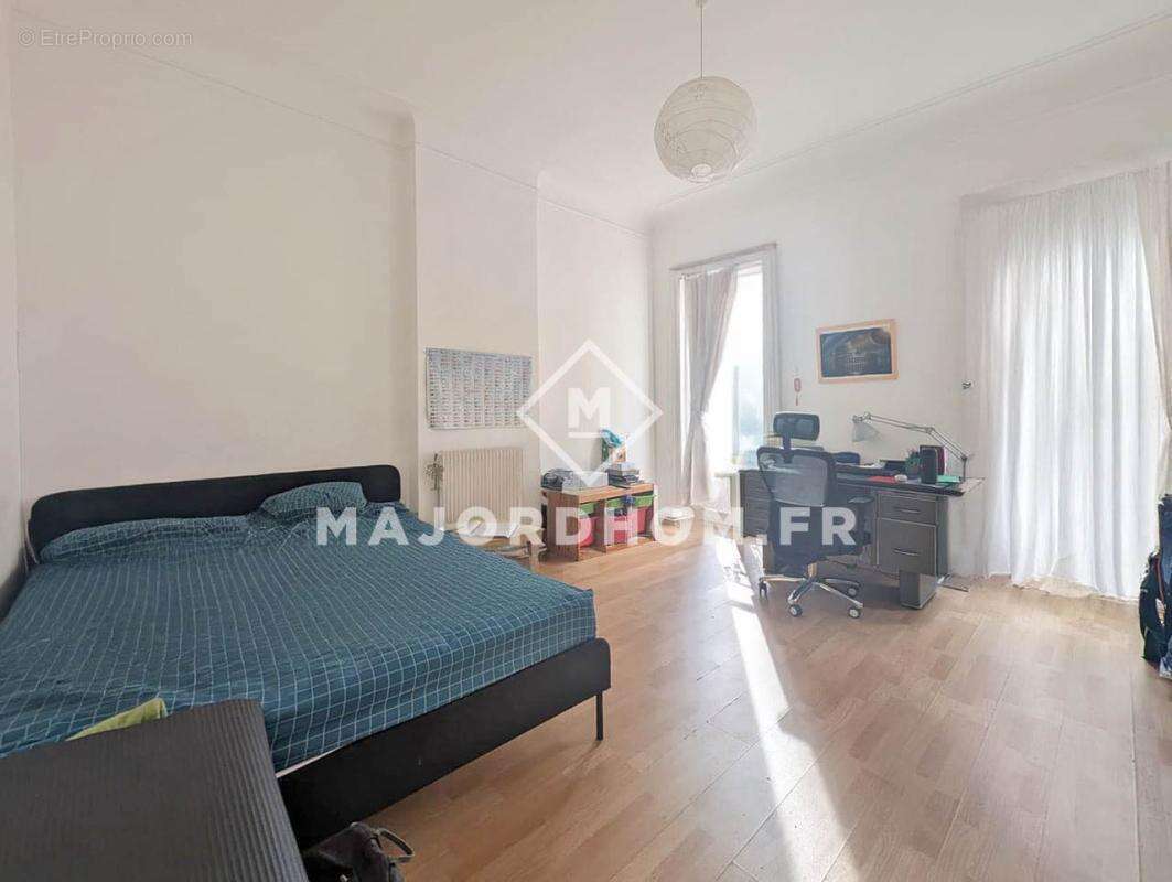 Appartement à MARSEILLE-1E