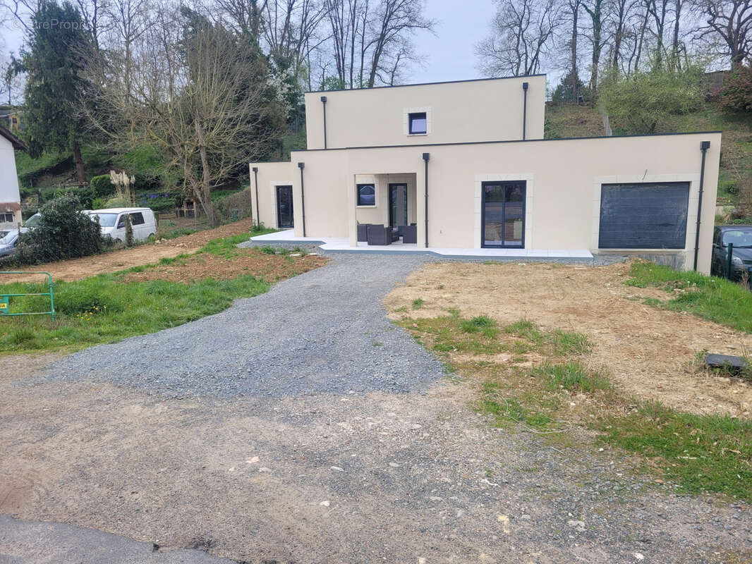 Maison à LUSSAULT-SUR-LOIRE
