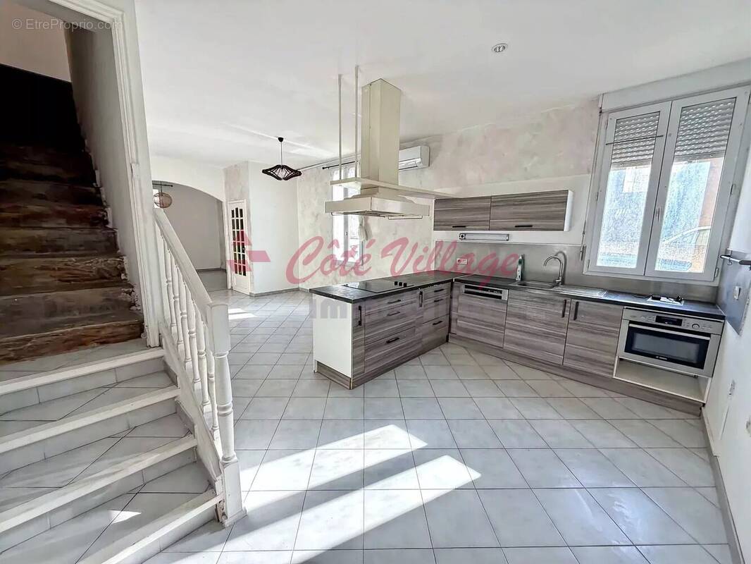 Maison à CUXAC-D&#039;AUDE