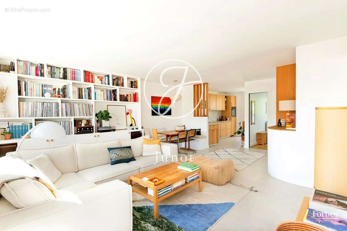 Paris 18e - MARCADET / LAMARCK - Appartement - 3 pièces - 80,03m² Carrez - 2 chambres -  Terrasse et 2 balcons de 29m² - Dernier - photo 19