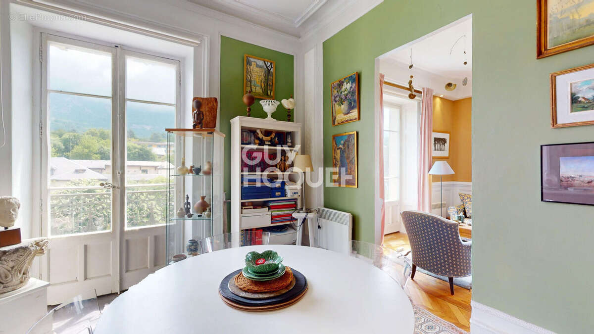 Appartement à AIX-LES-BAINS