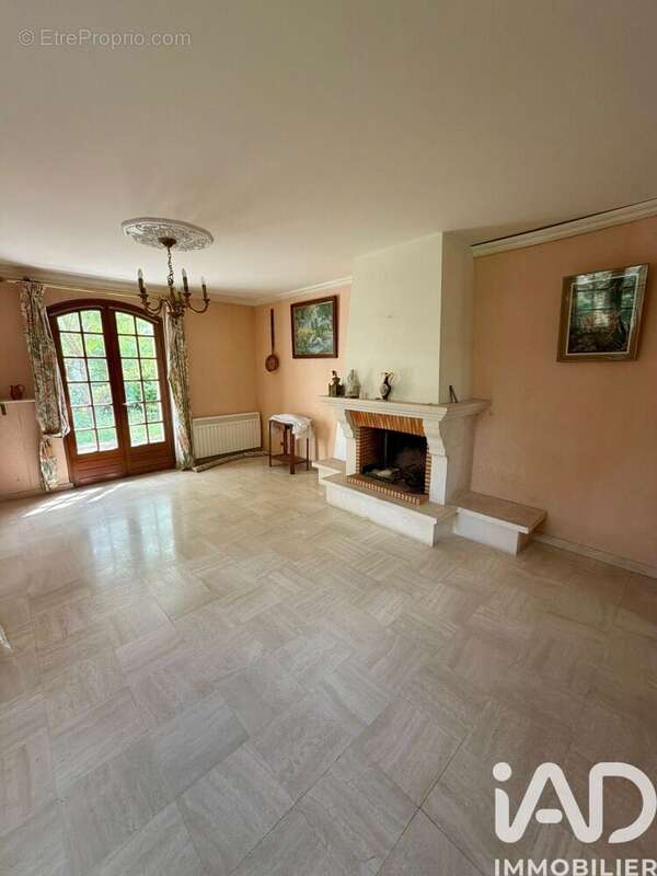 Maison 146 m² à Neuville-Aux-Bois  - photo 3