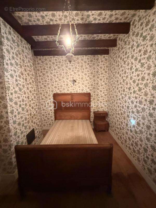 Maison de 172 m² - dépendances - 4172 m² de terrain - photo 3