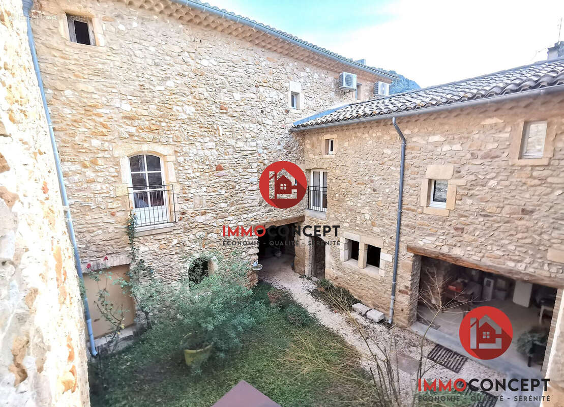 Maison à SAINT-VICTOR-LA-COSTE