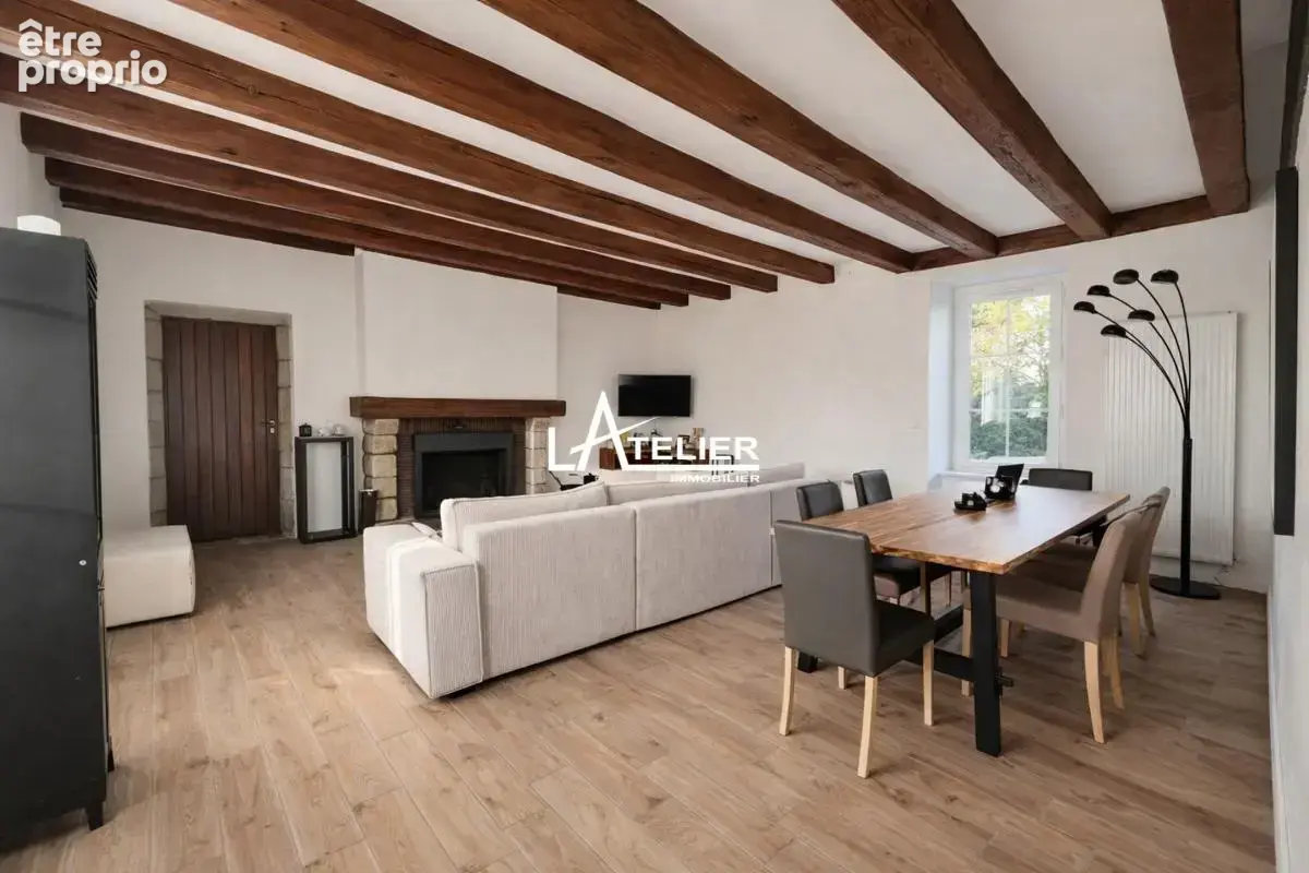 Exceptionnel logis du XVIIᵉ siècle avec studio & dépendances - photo 3