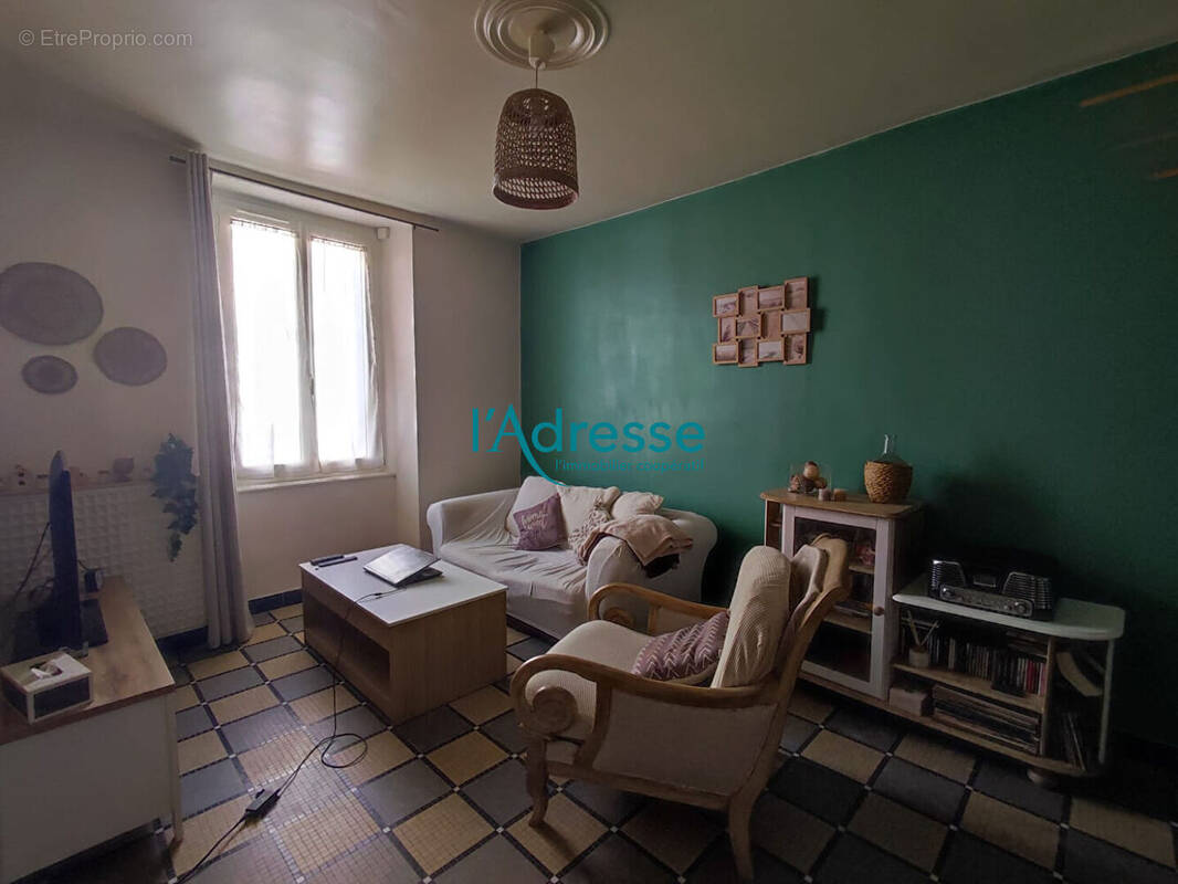 Maison à MONTREVAULT
