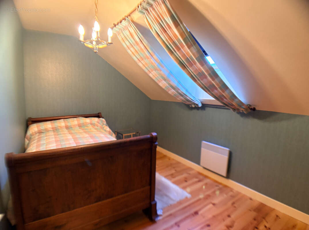 Maison à BELLENAVES