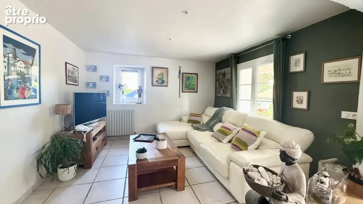 Propriété avec 3 logements, 7 hectares agricoles, piscine et dépendances à Saint-Martin-de-Seignanx  223 m²  À 15 min de Bayon - photo 6