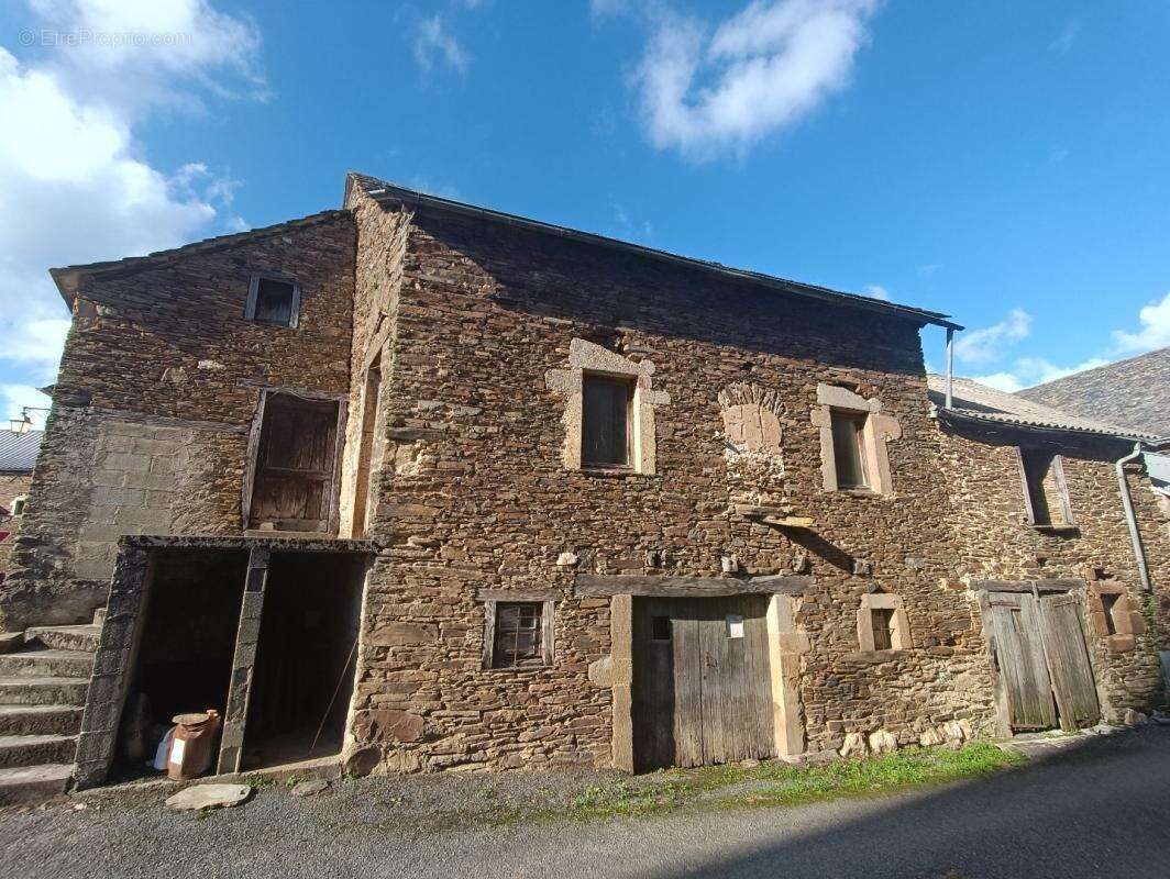 Maison à SAINTE-JULIETTE-SUR-VIAUR