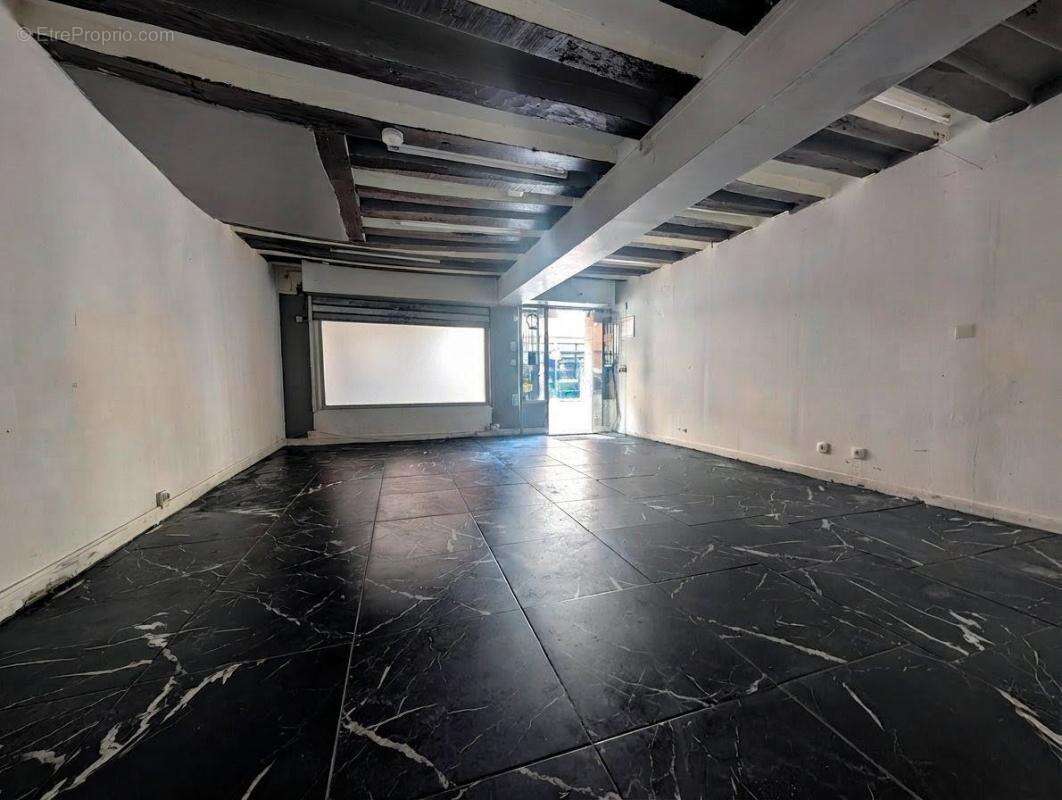 Bien Commercial À Vendre - photo 3