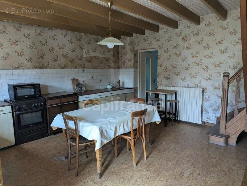 Maison à vendre corps de ferme +longère de 333 m2 au total avec vie de plain pied possible, parcelle de 1110m2, entre Rostrenen  - photo 3