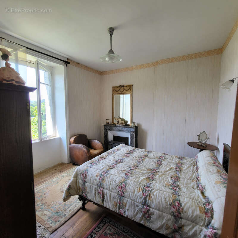 Maison à RIOM-ES-MONTAGNES