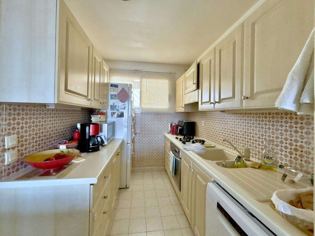 Appartement à SAINT-LAURENT-DU-VAR