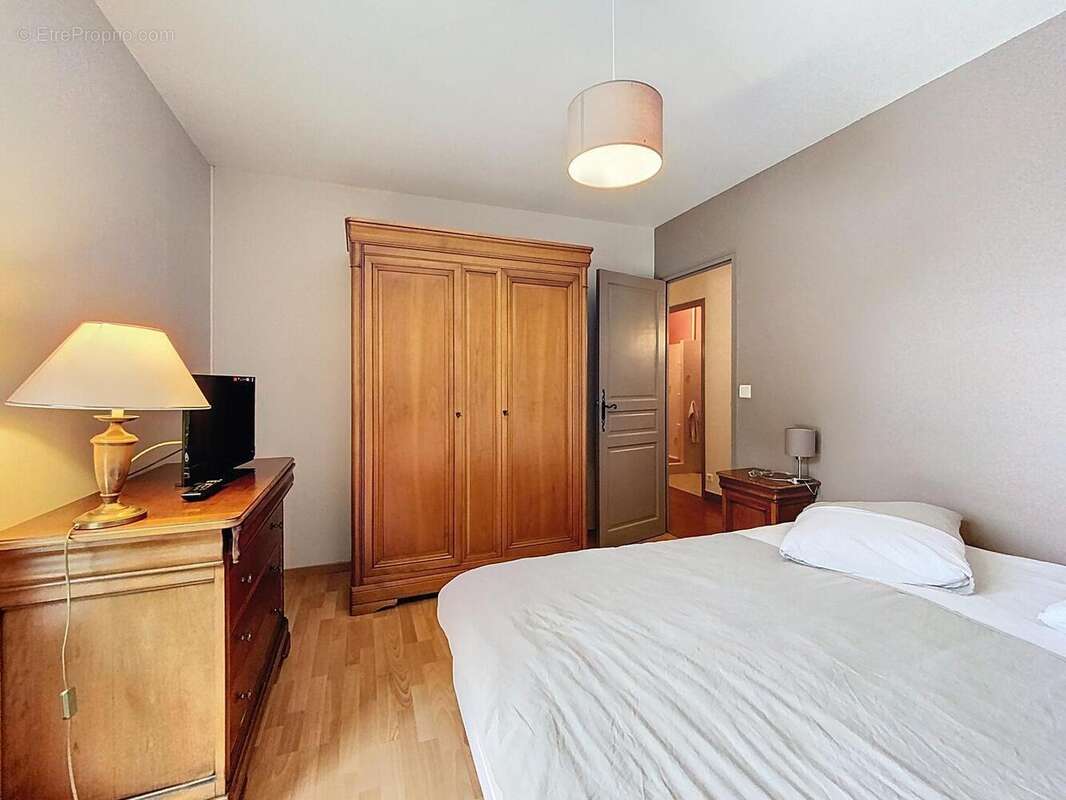 Villa de 5 chambres a vendre sur terrain clos de 1534 m2 avec piscine - photo 6