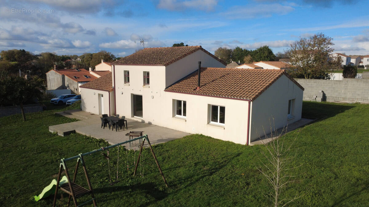 Maison à LE LANDREAU