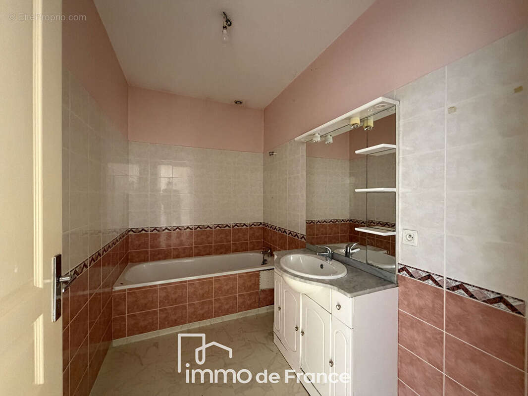 Appartement à DECAZEVILLE